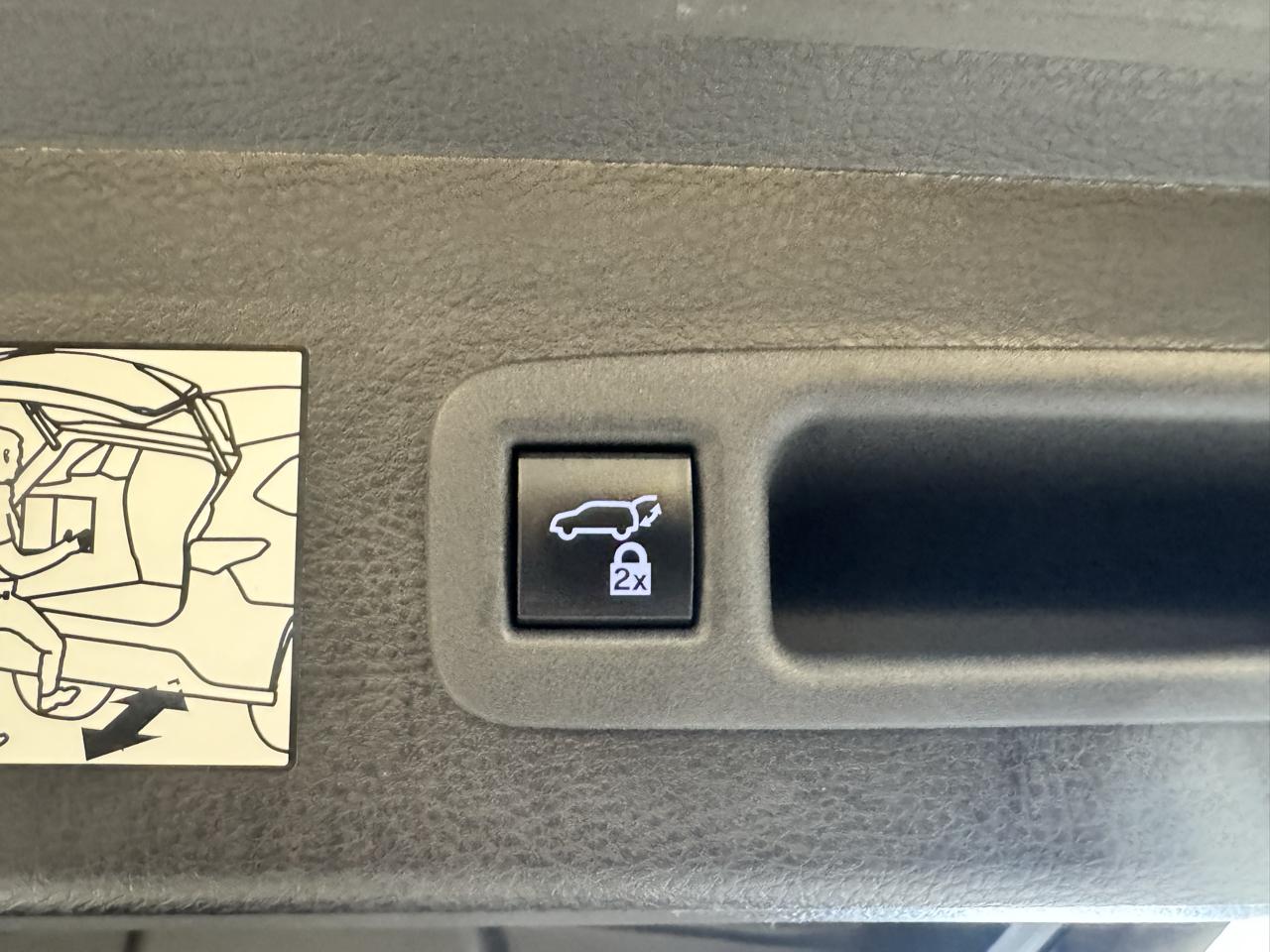 Toyota Sienna XLE FWD 7-Passenger (Natl) 2022