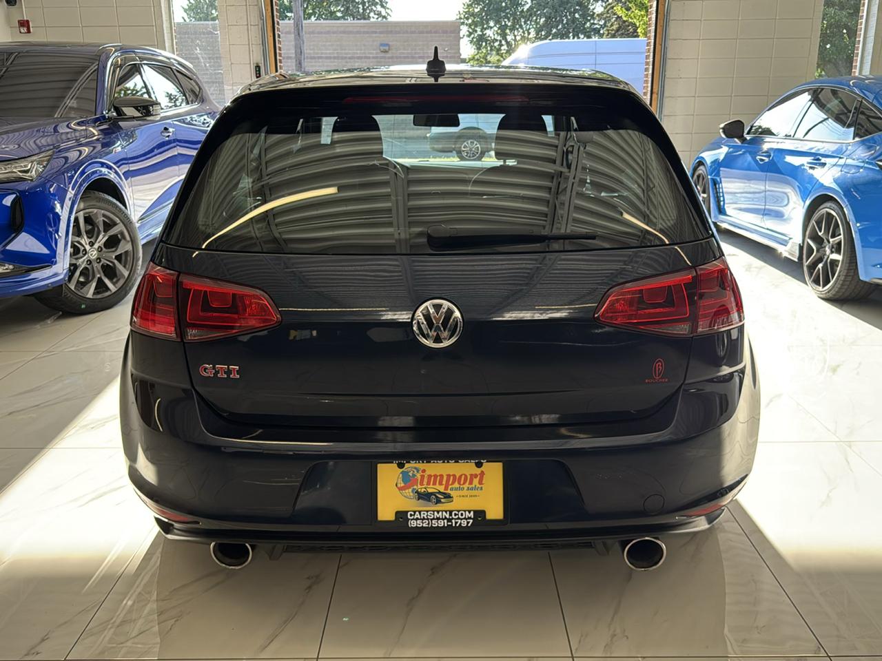 Volkswagen Golf GTI 2.0T 4-Door Autobahn DSG 2017
