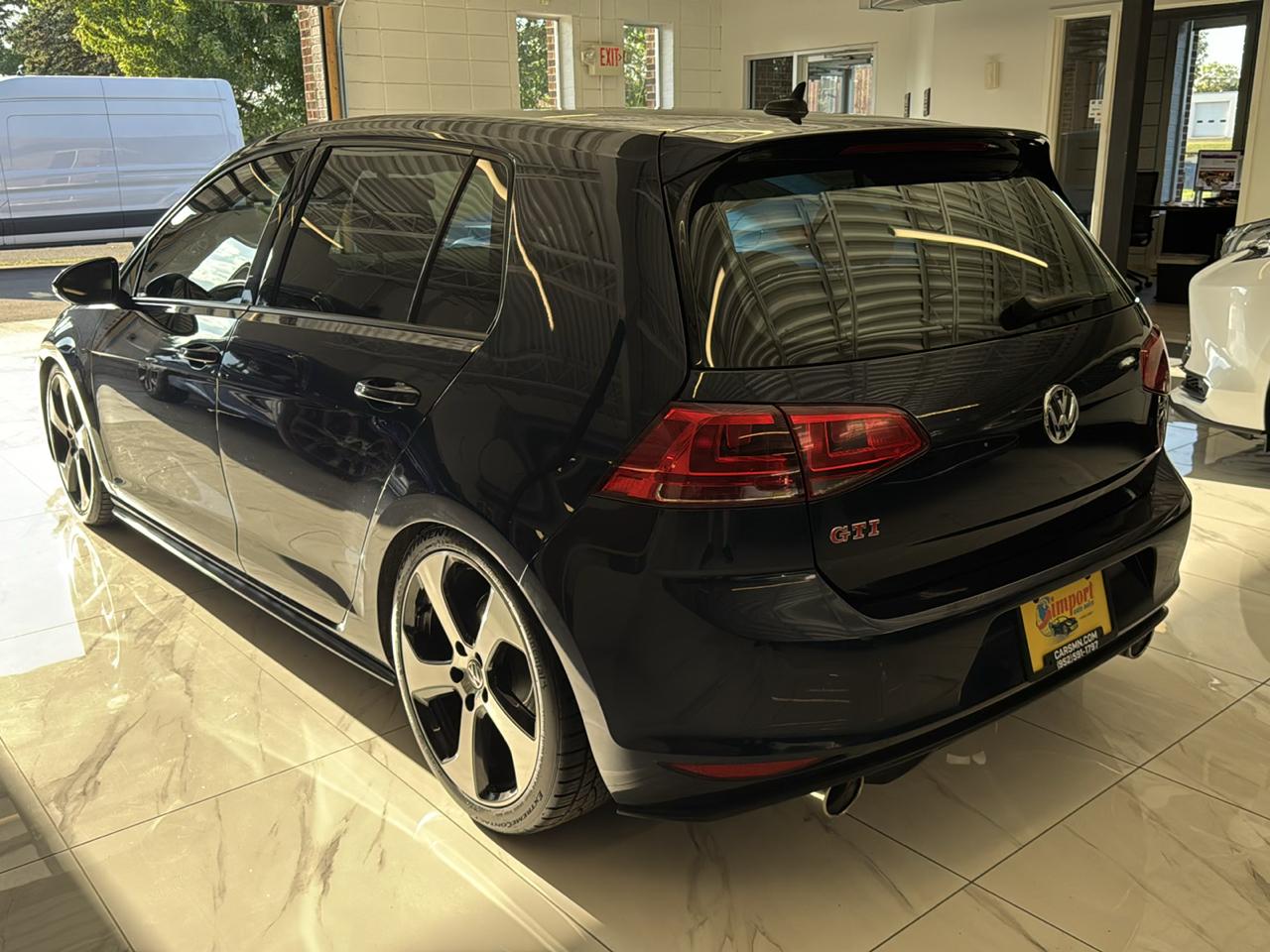 Volkswagen Golf GTI 2.0T 4-Door Autobahn DSG 2017