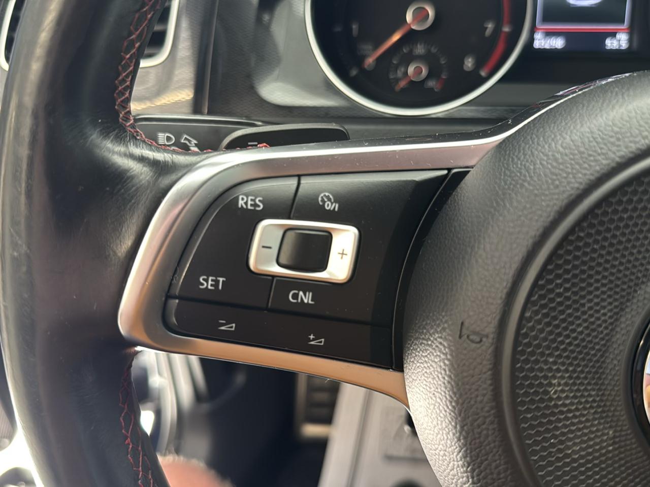 Volkswagen Golf GTI 2.0T 4-Door Autobahn DSG 2017