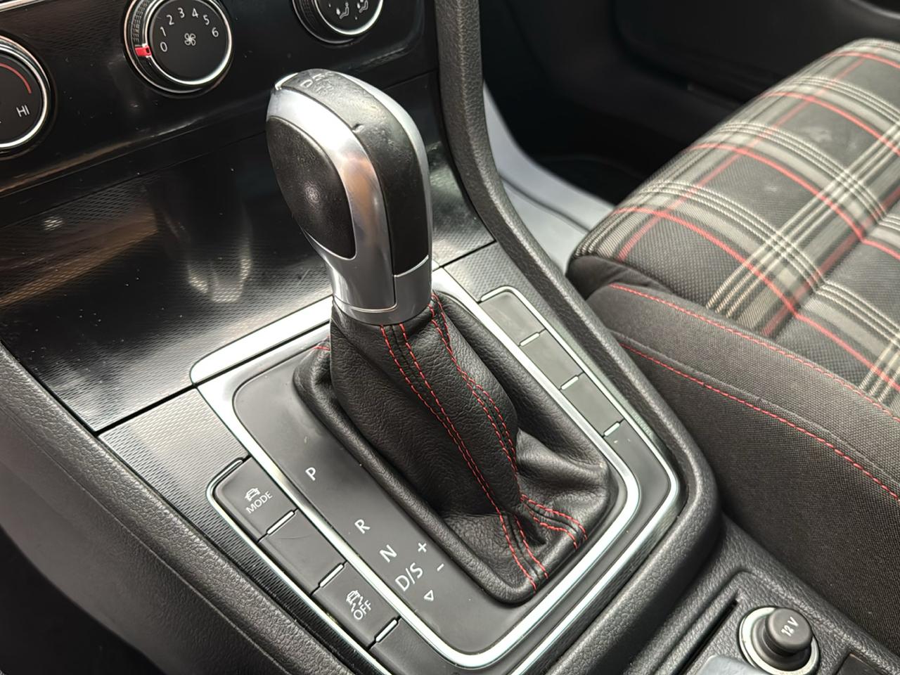 Volkswagen Golf GTI 2.0T 4-Door Autobahn DSG 2017