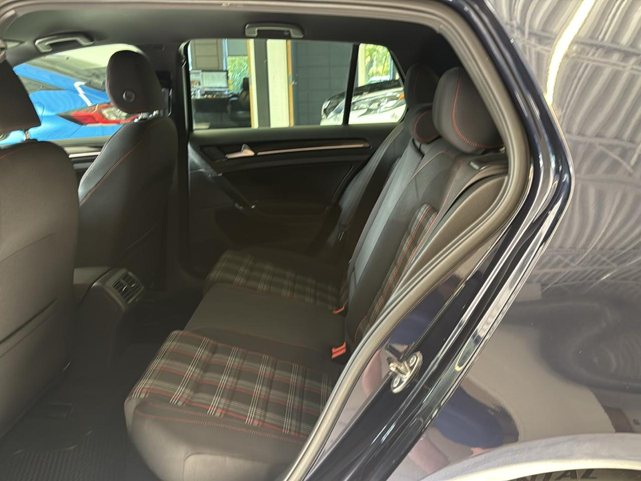 Volkswagen Golf GTI 2.0T 4-Door Autobahn DSG 2017