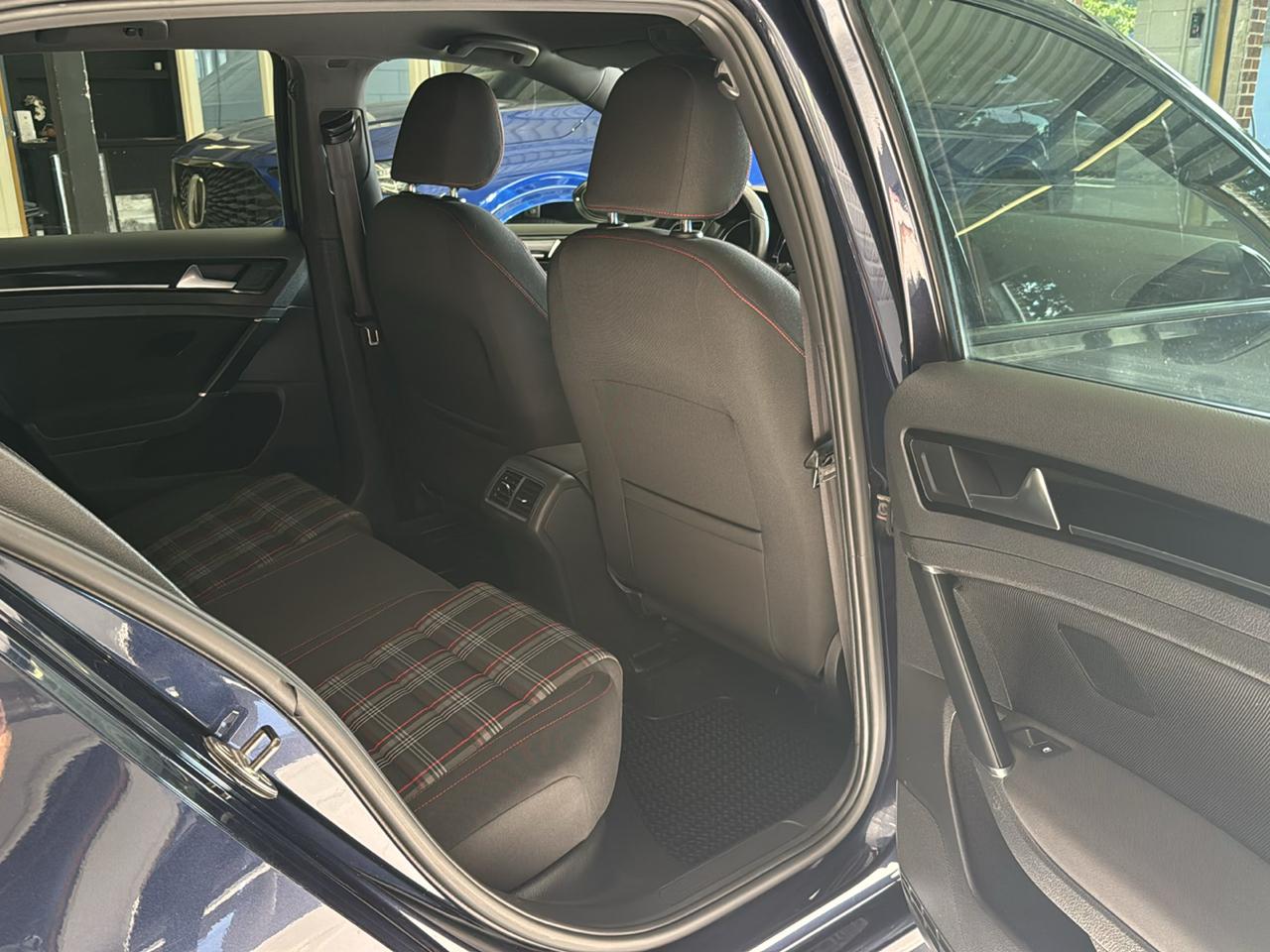 Volkswagen Golf GTI 2.0T 4-Door Autobahn DSG 2017