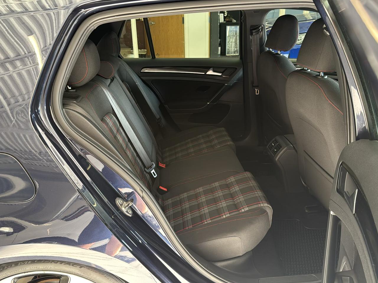 Volkswagen Golf GTI 2.0T 4-Door Autobahn DSG 2017