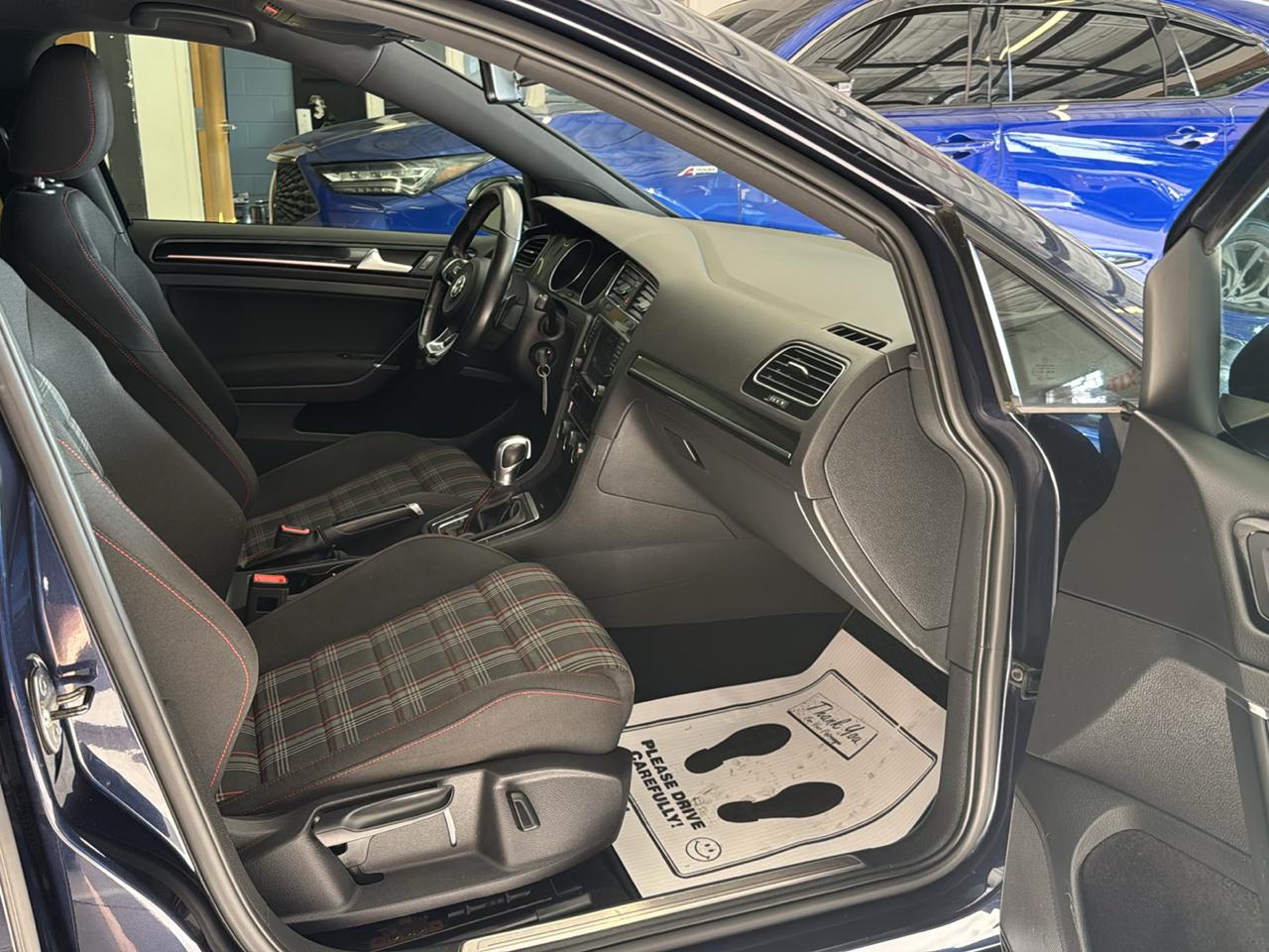 Volkswagen Golf GTI 2.0T 4-Door Autobahn DSG 2017