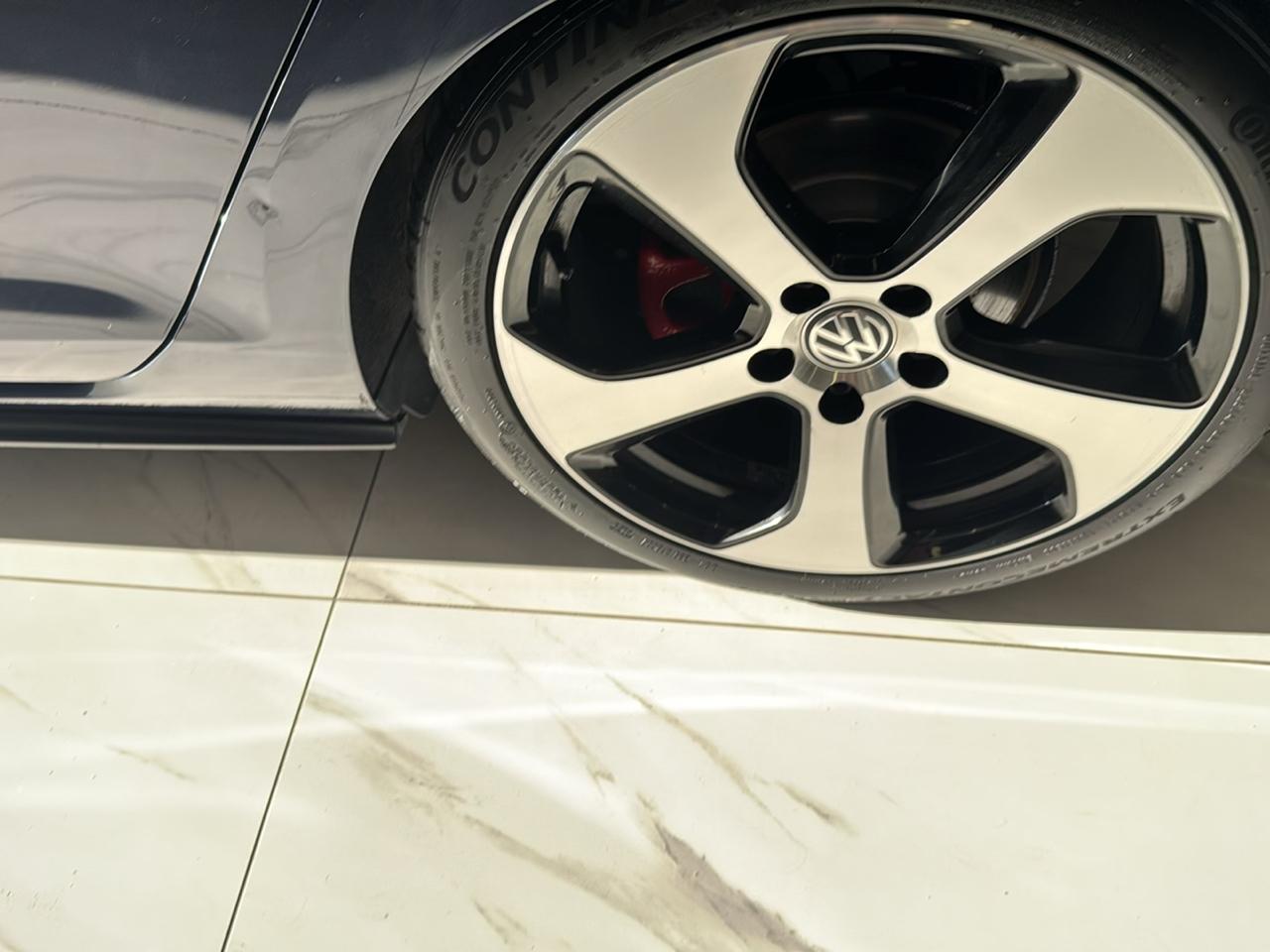 Volkswagen Golf GTI 2.0T 4-Door Autobahn DSG 2017