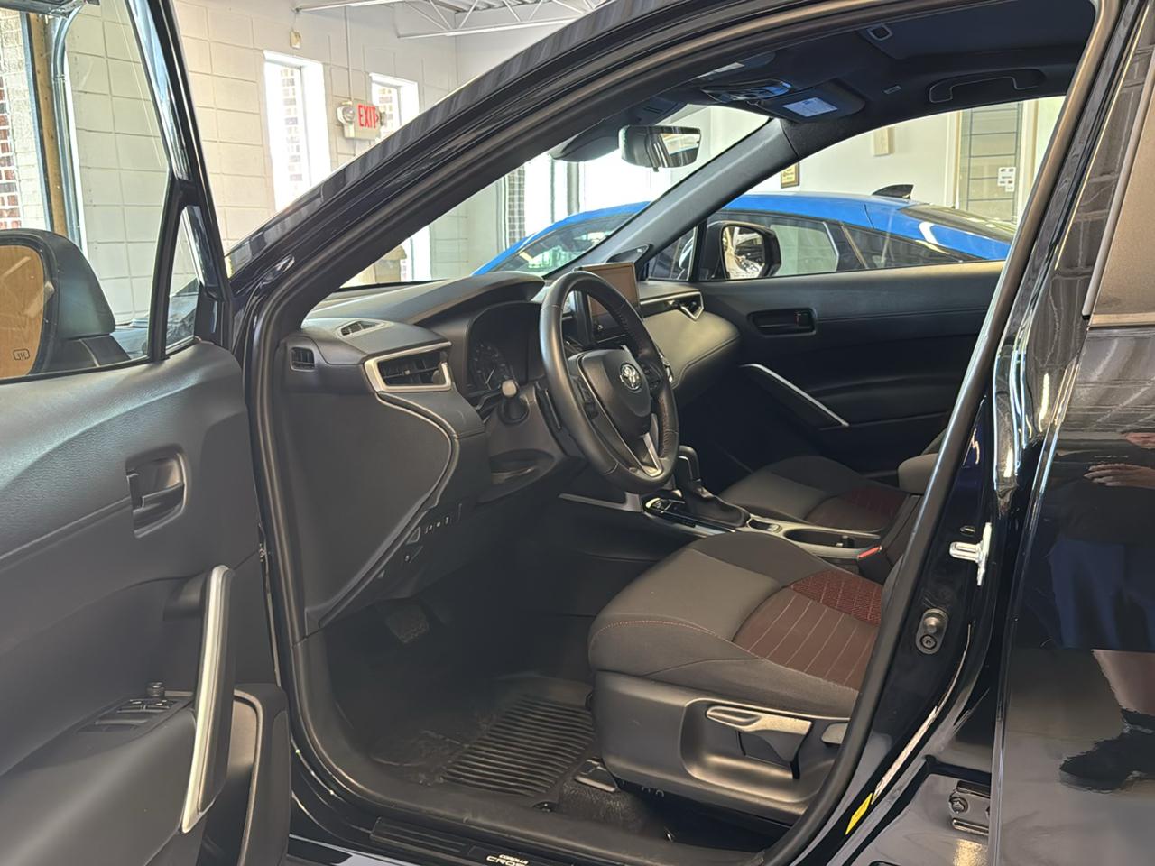 Toyota Corolla Cross Hybrid Nightshade Edition 4WD (Natl) 2025