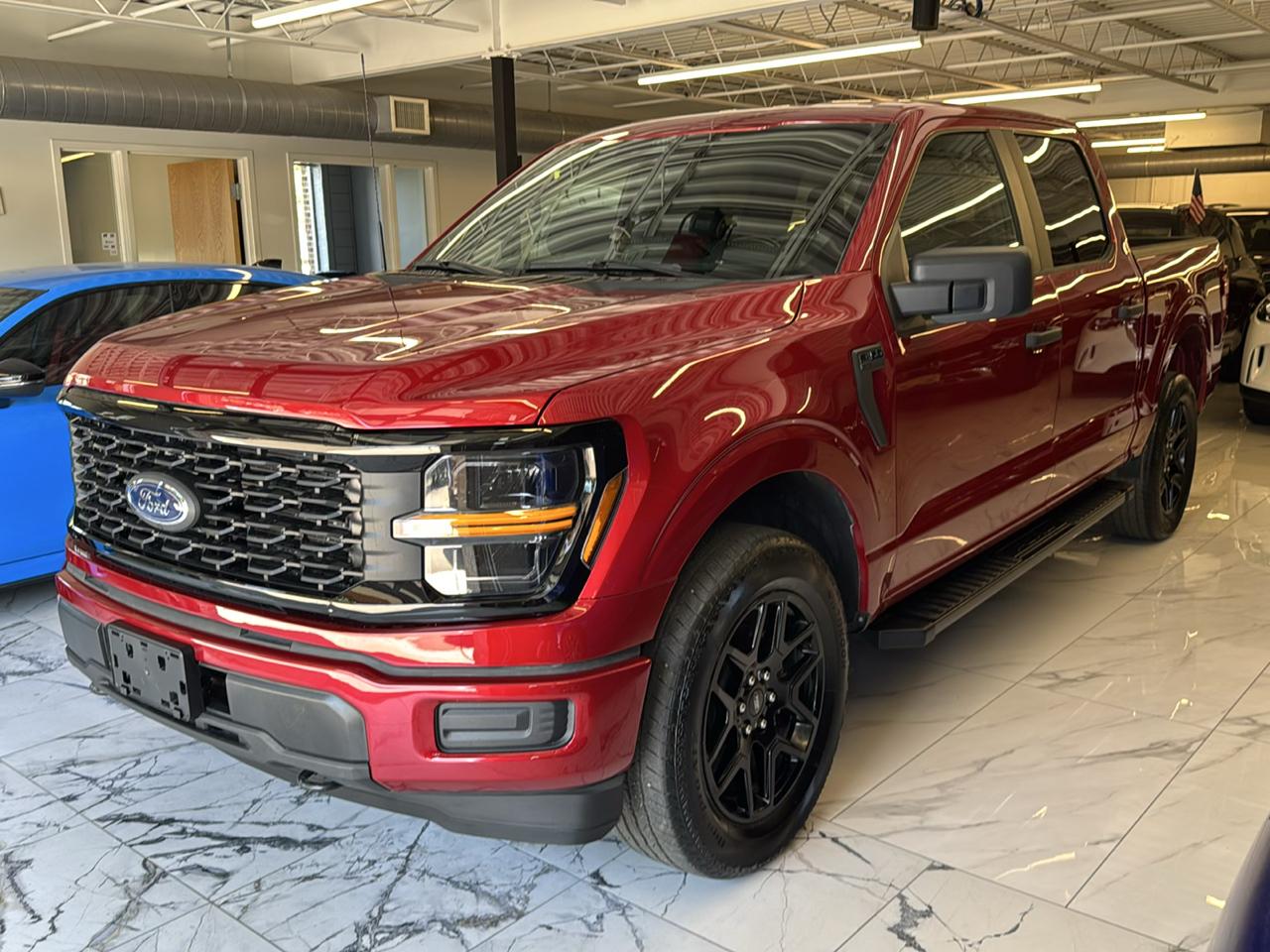 Ford F-150 STX SuperCrew 4WD 2025