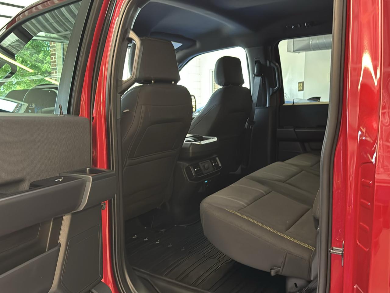Ford F-150 STX SuperCrew 4WD 2025