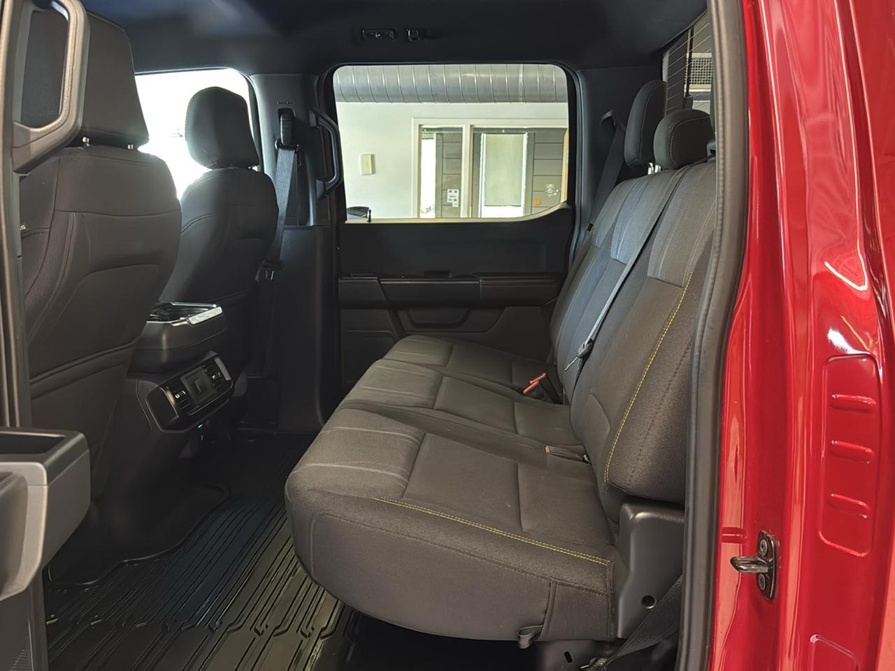 Ford F-150 STX SuperCrew 4WD 2025