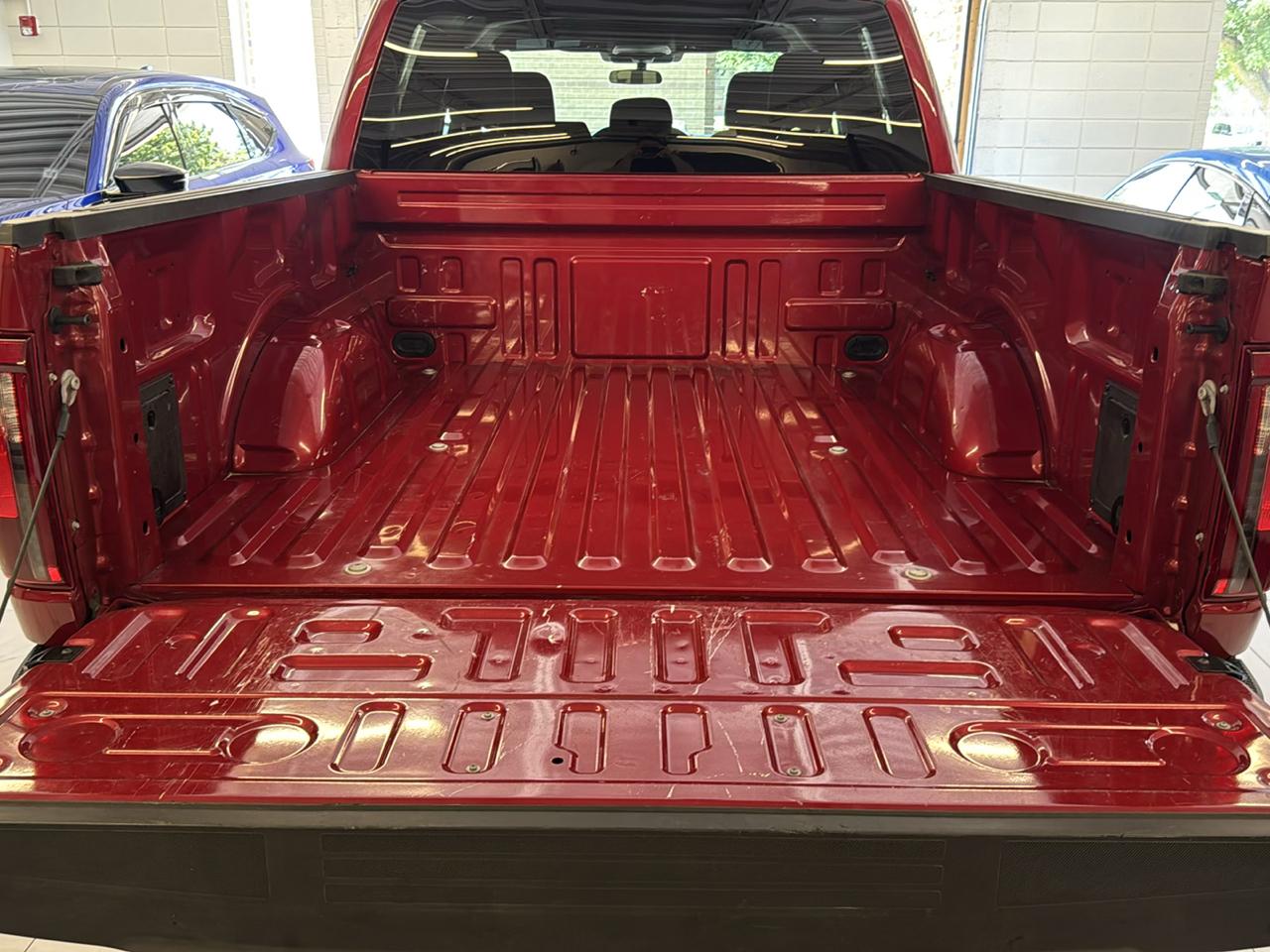 Ford F-150 STX SuperCrew 4WD 2025