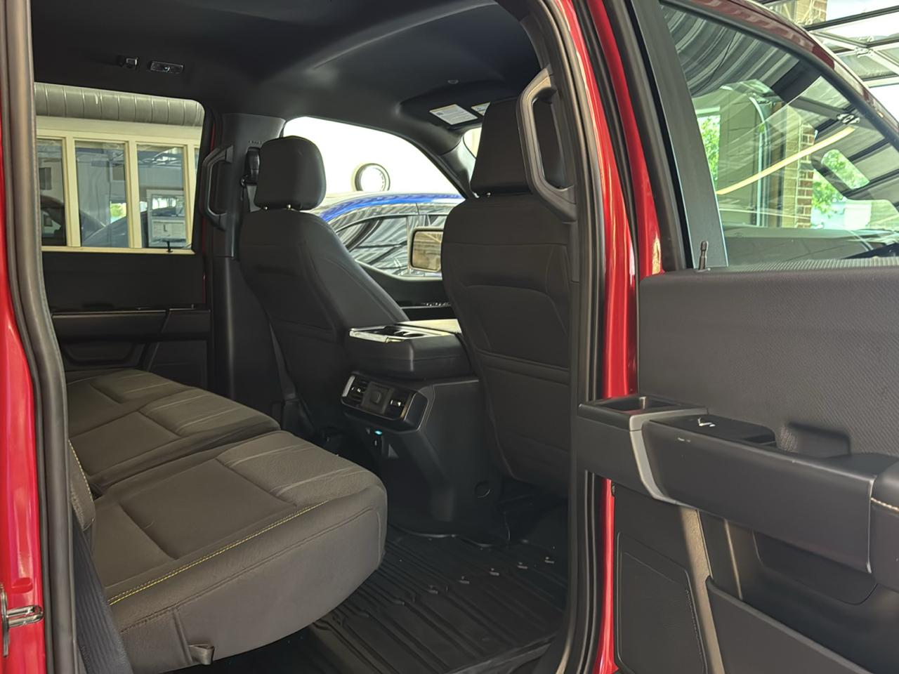 Ford F-150 STX SuperCrew 4WD 2025