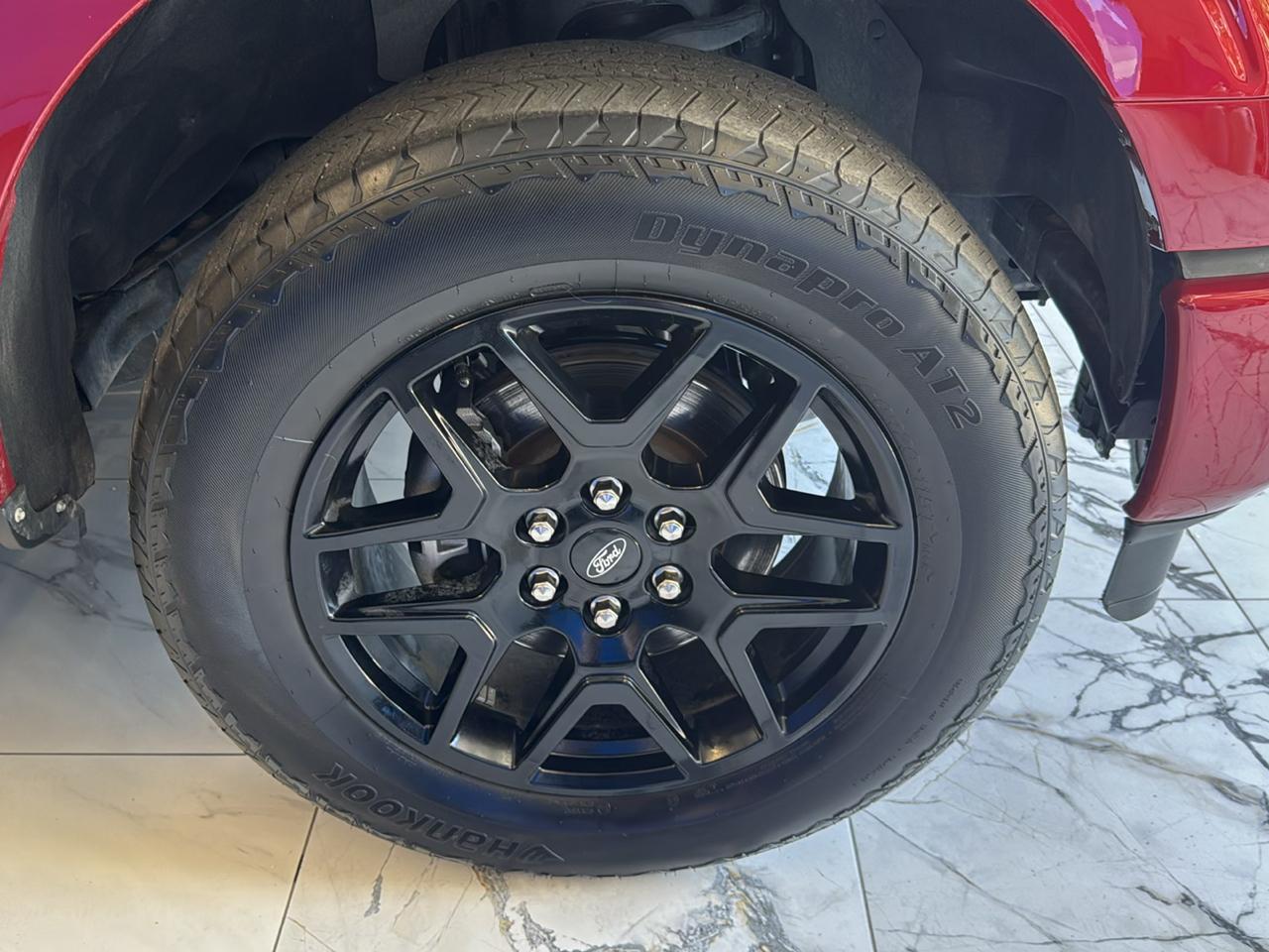 Ford F-150 STX SuperCrew 4WD 2025