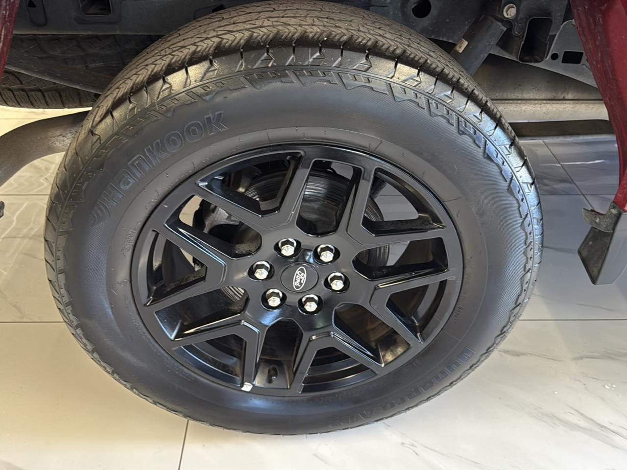 Ford F-150 STX SuperCrew 4WD 2025