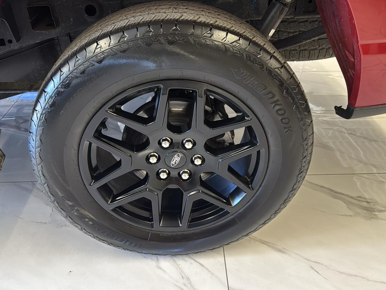 Ford F-150 STX SuperCrew 4WD 2025