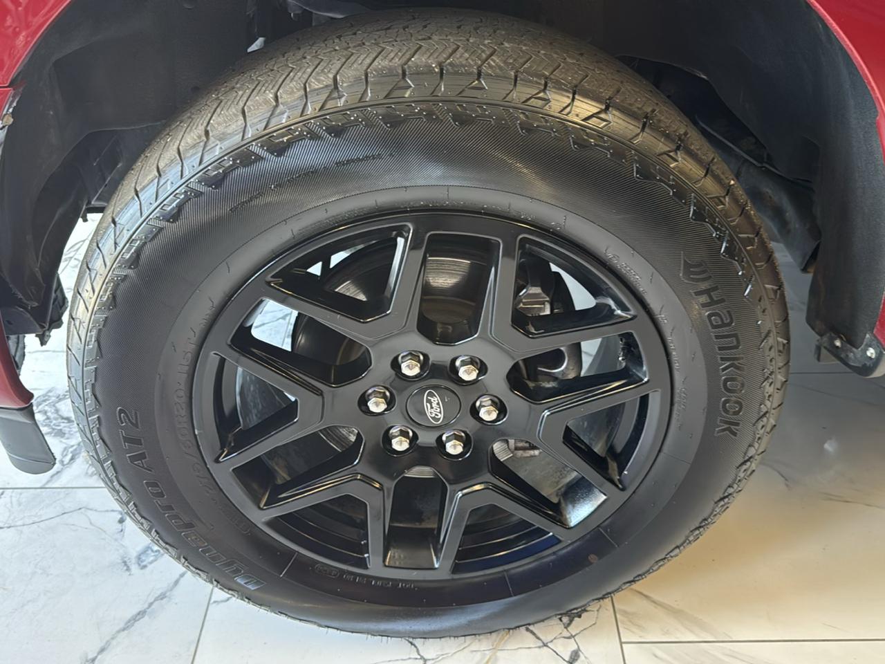 Ford F-150 STX SuperCrew 4WD 2025