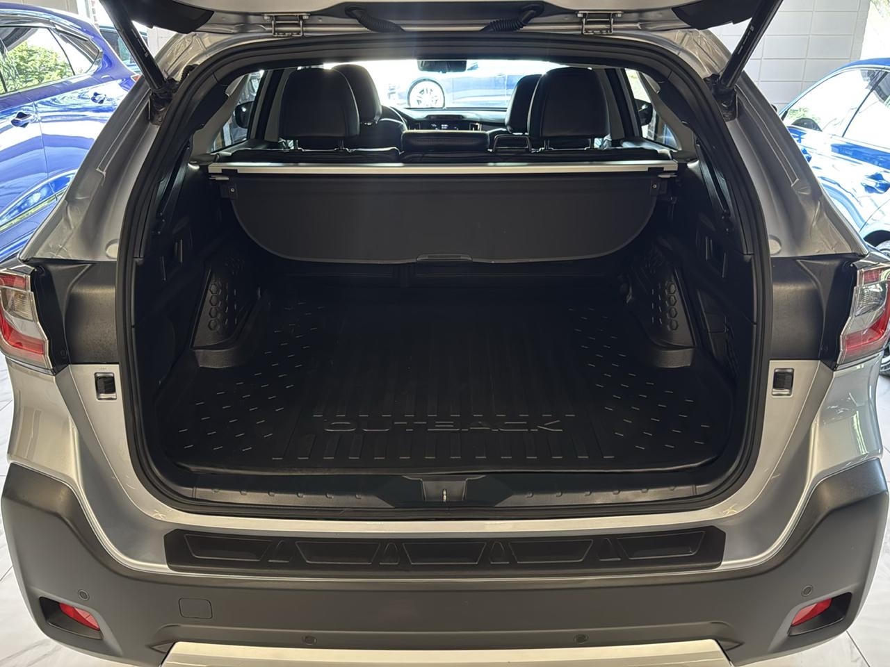 Subaru Outback Touring AWD 2025