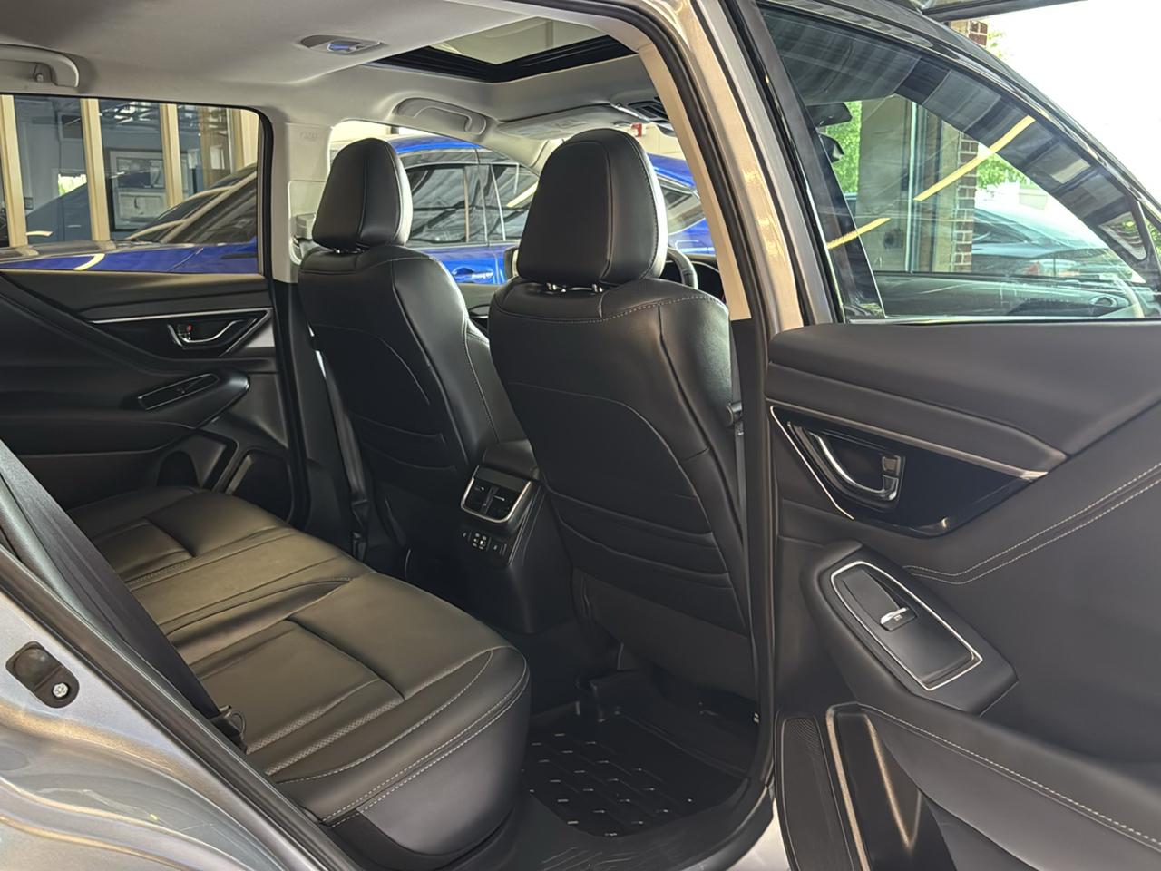 Subaru Outback Touring AWD 2025