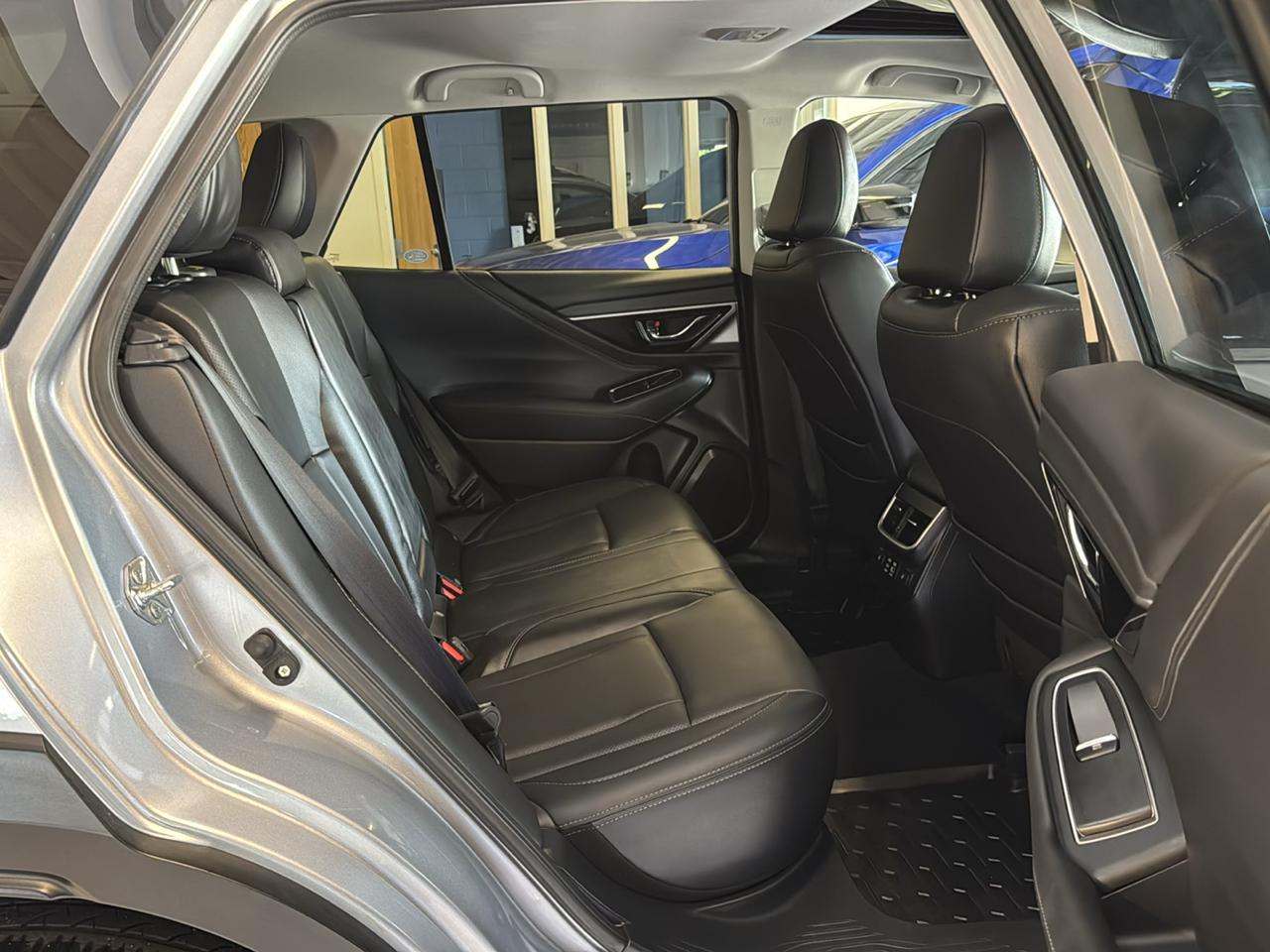 Subaru Outback Touring AWD 2025