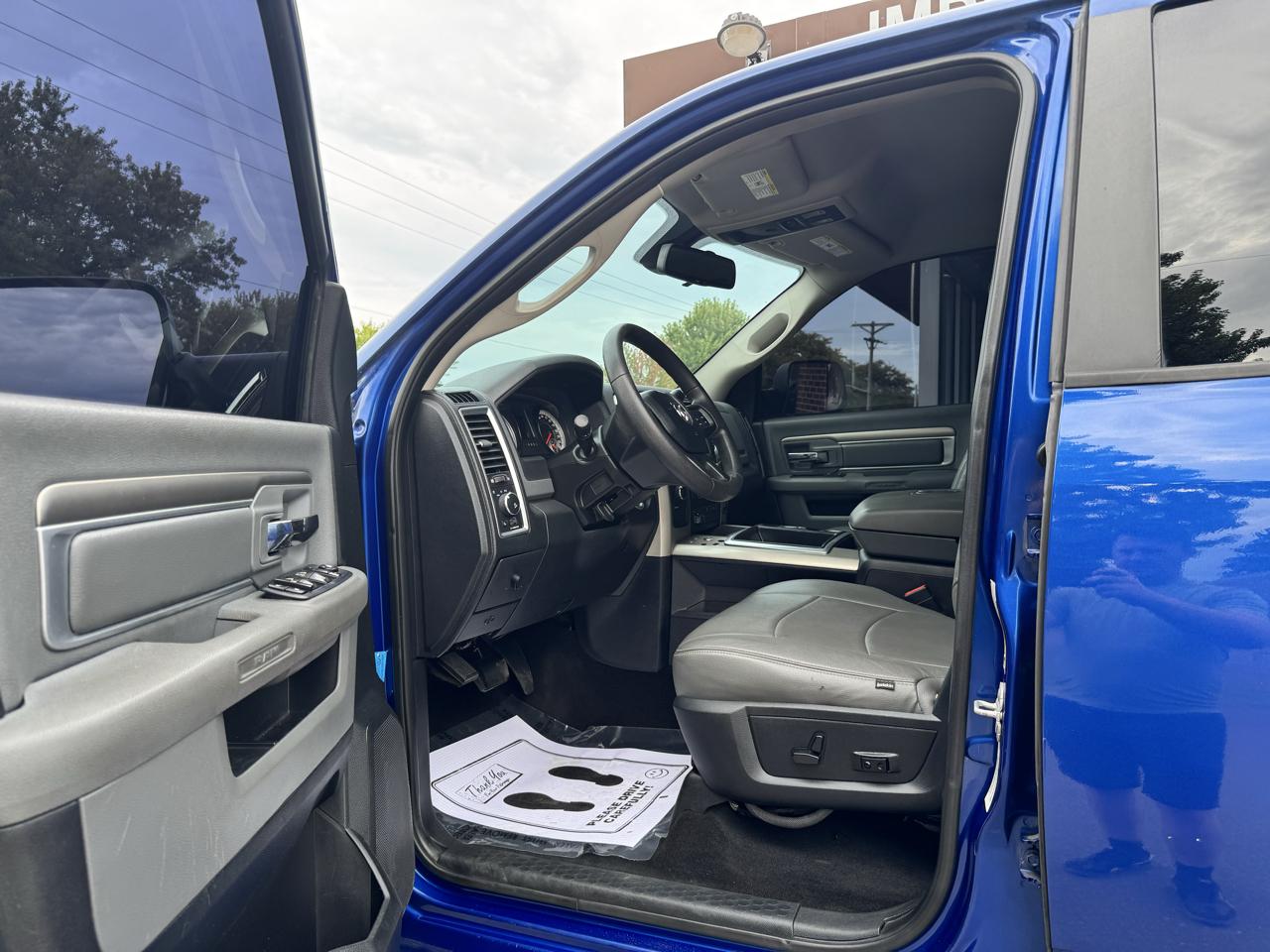 RAM 3500 4WD Crew Cab 169" SLT 2014