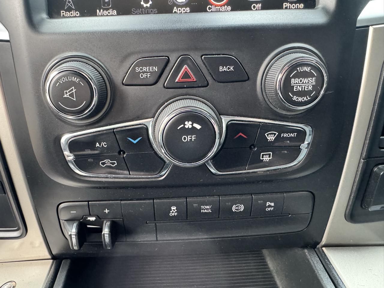 RAM 3500 4WD Crew Cab 169" SLT 2014