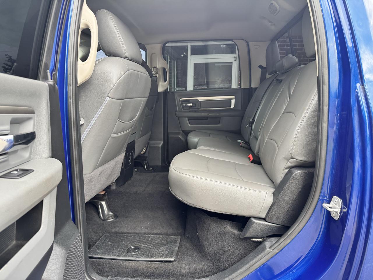 RAM 3500 4WD Crew Cab 169" SLT 2014