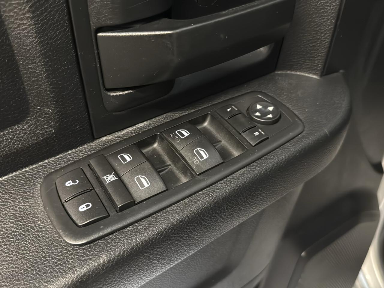 RAM 3500 4WD Crew Cab 149" Tradesman 2015