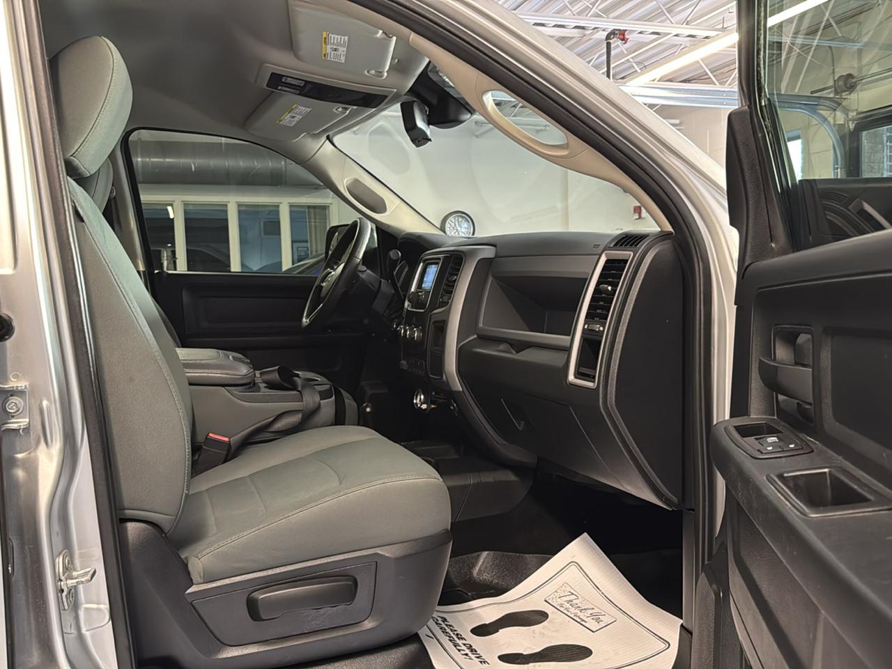 RAM 3500 4WD Crew Cab 149" Tradesman 2015
