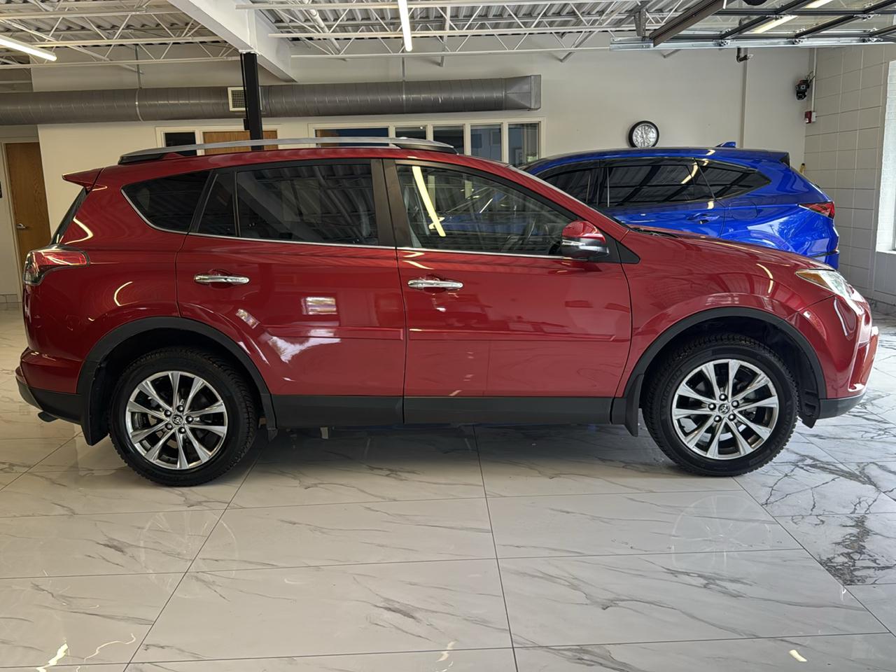 Toyota RAV4 Limited AWD (Natl) 2017
