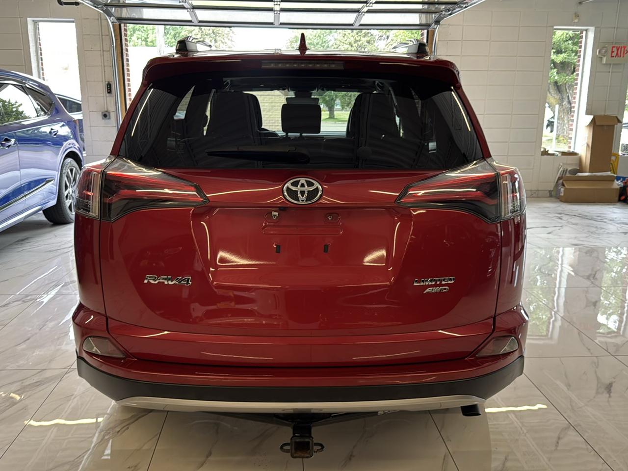 Toyota RAV4 Limited AWD (Natl) 2017