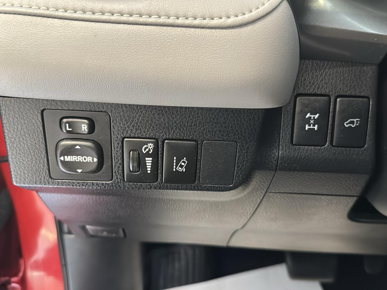 Toyota RAV4 Limited AWD (Natl) 2017