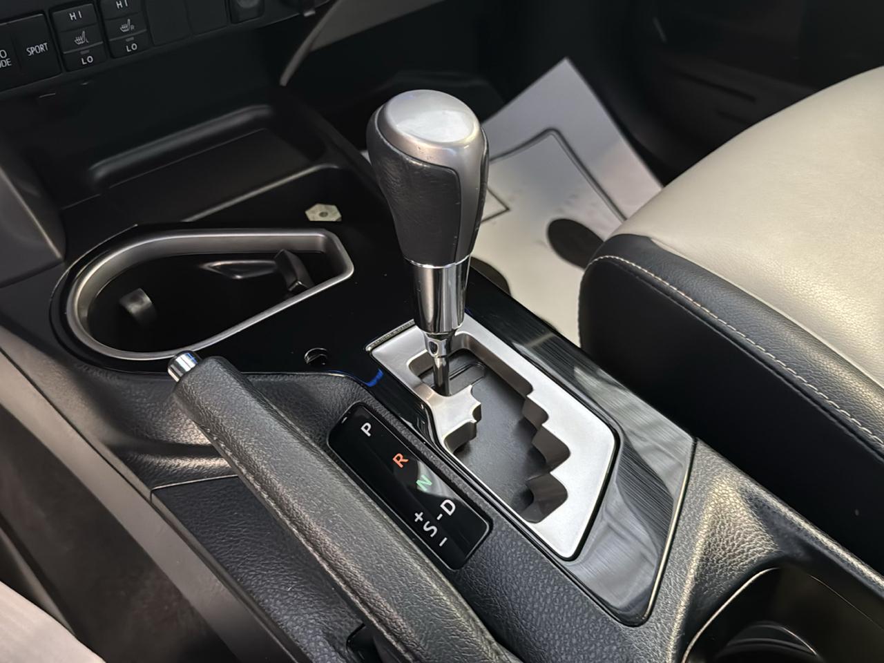 Toyota RAV4 Limited AWD (Natl) 2017