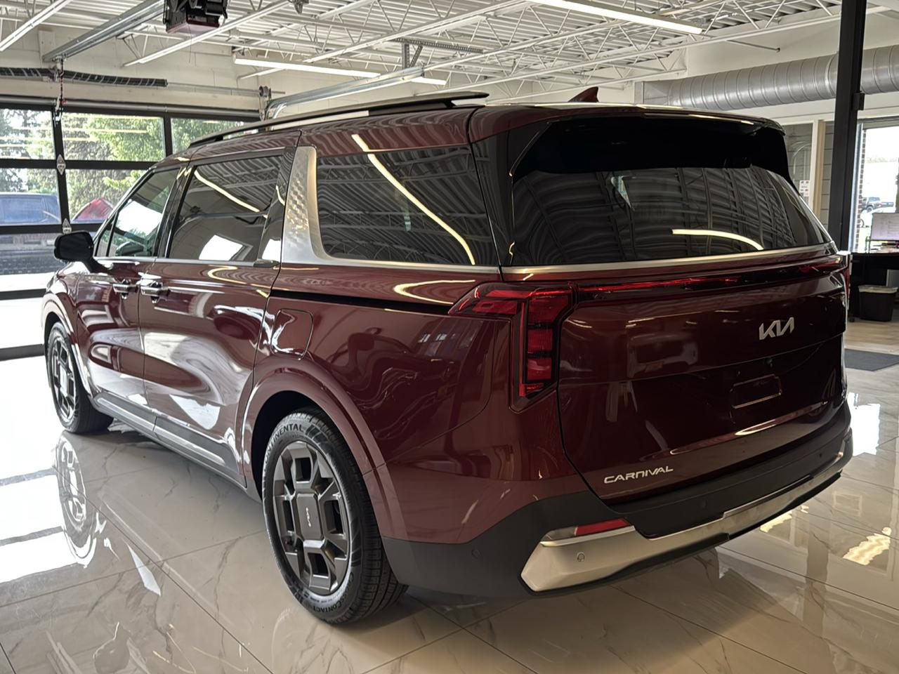 Kia Carnival SX FWD 2025