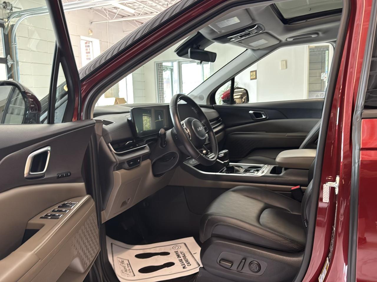 Kia Carnival SX FWD 2025