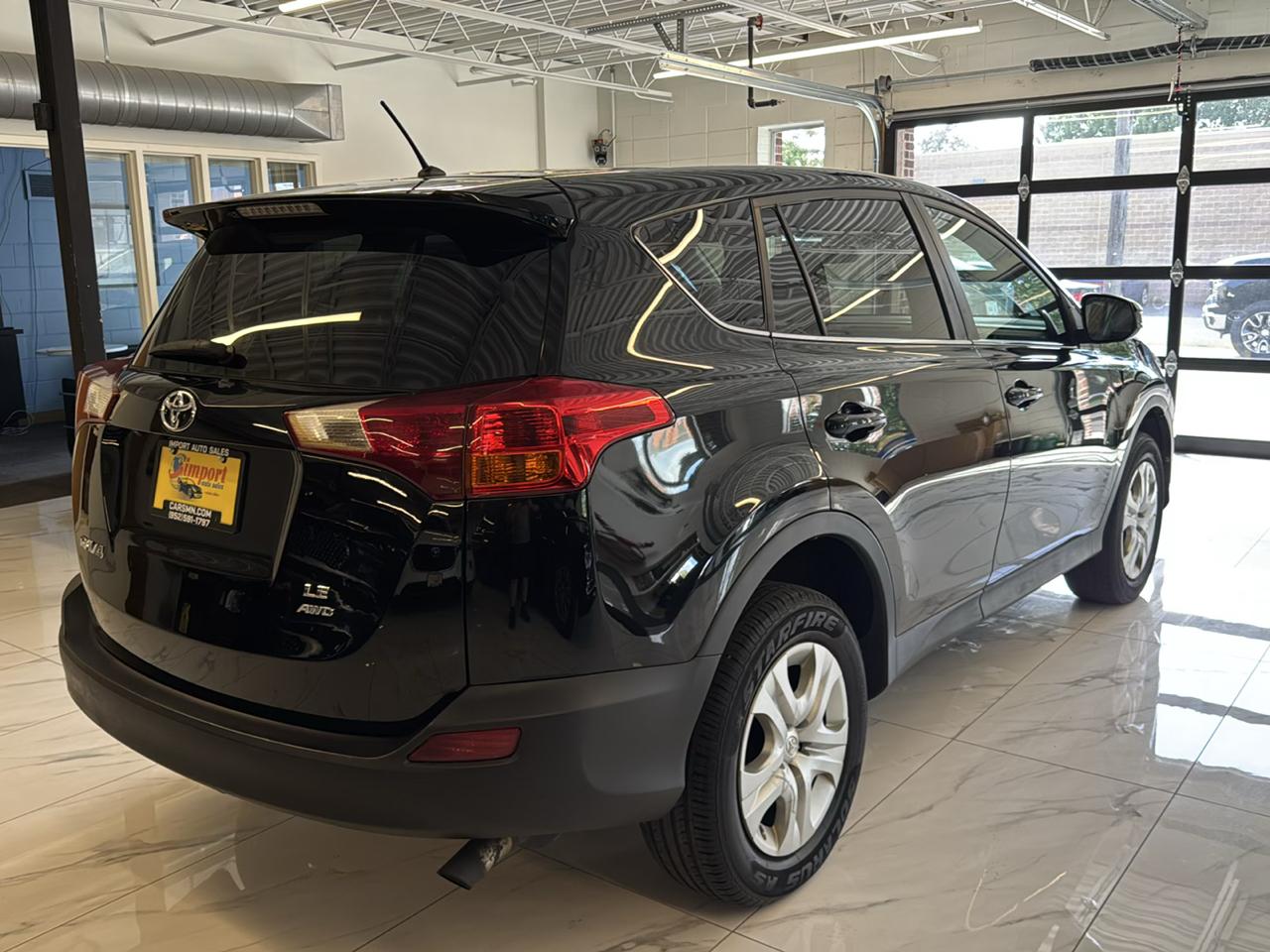 Toyota RAV4 AWD 4dr LE (Natl) 2015