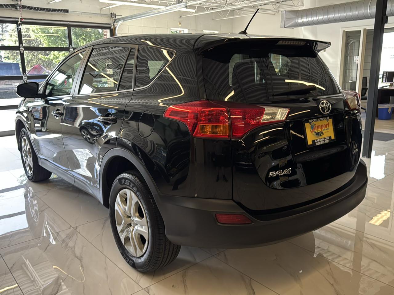 Toyota RAV4 AWD 4dr LE (Natl) 2015