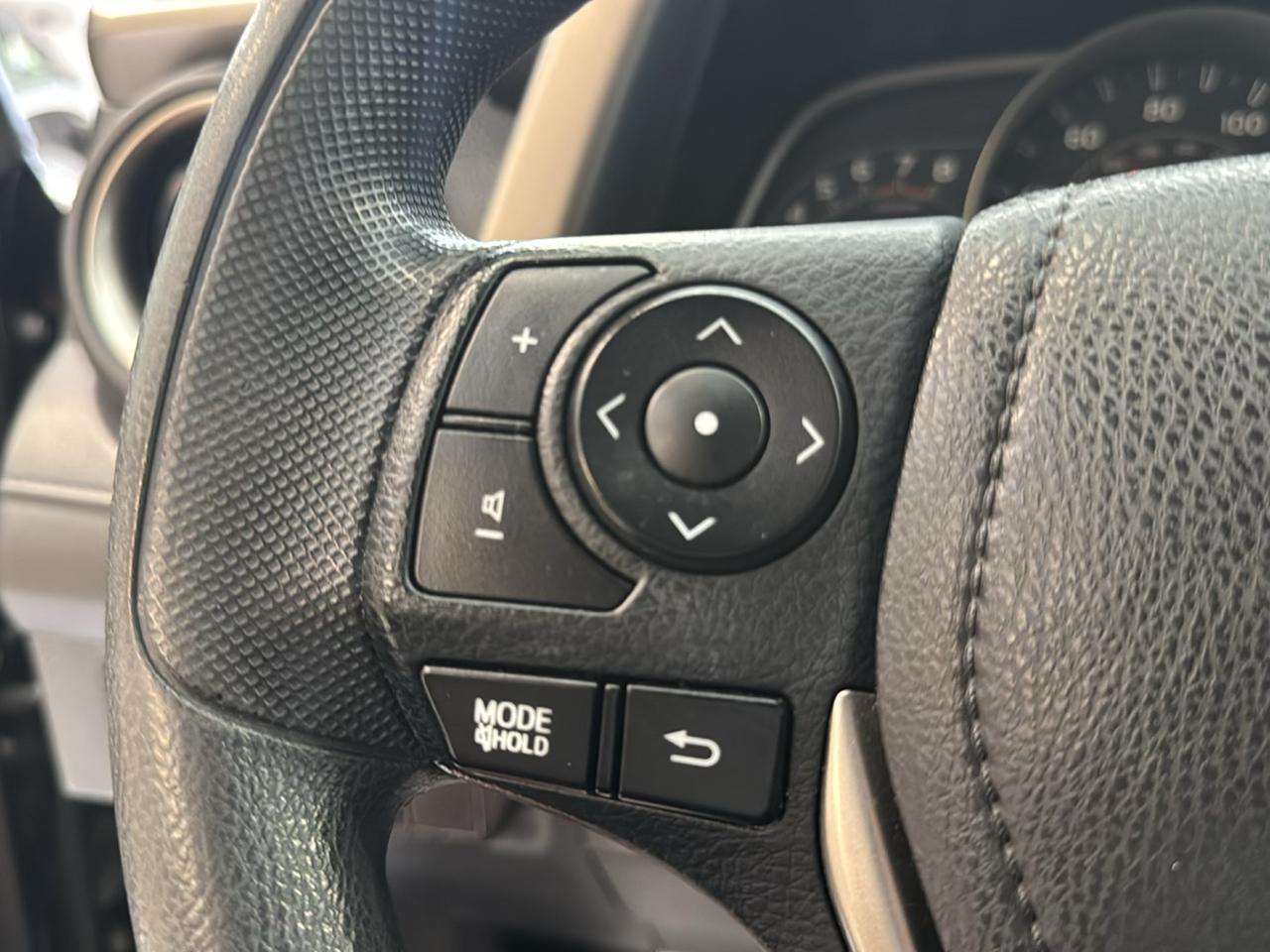 Toyota RAV4 AWD 4dr LE (Natl) 2015