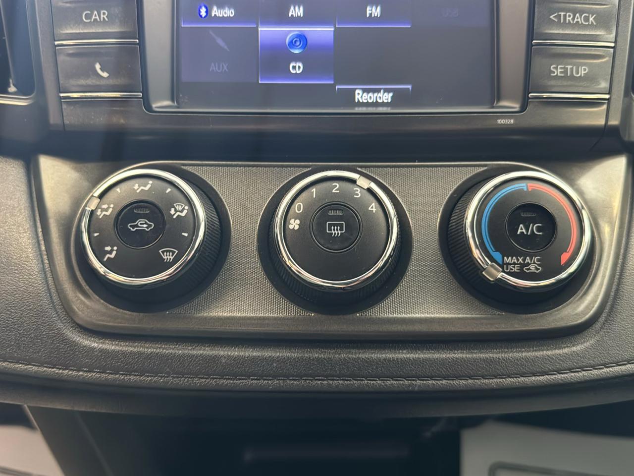 Toyota RAV4 AWD 4dr LE (Natl) 2015