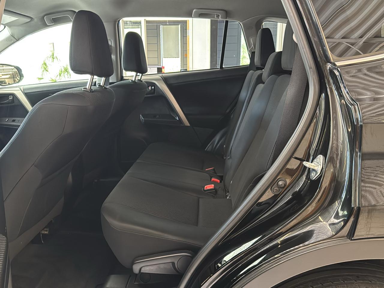 Toyota RAV4 AWD 4dr LE (Natl) 2015