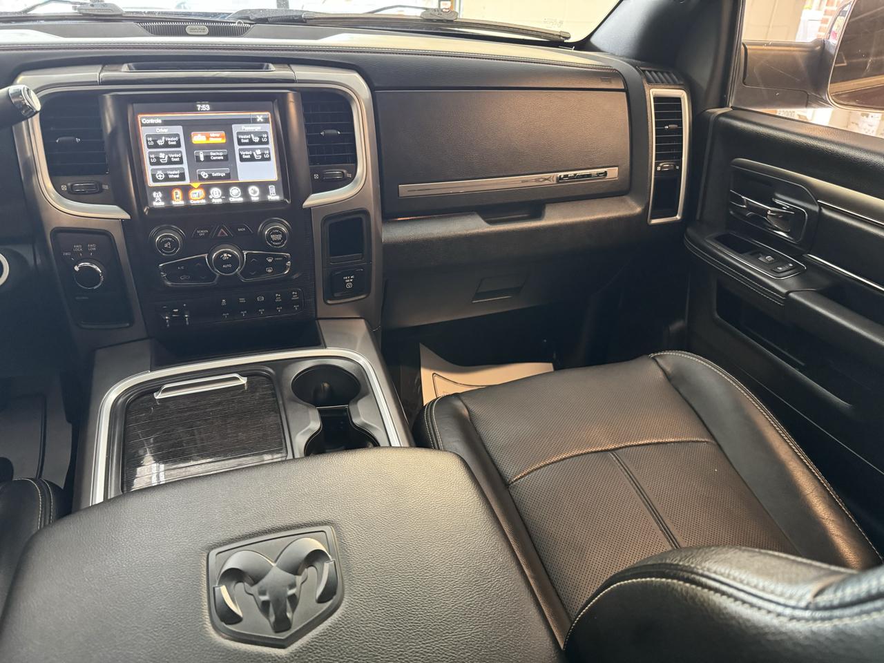 RAM 2500 4WD Mega Cab 160.5" Laramie Longhorn 2017