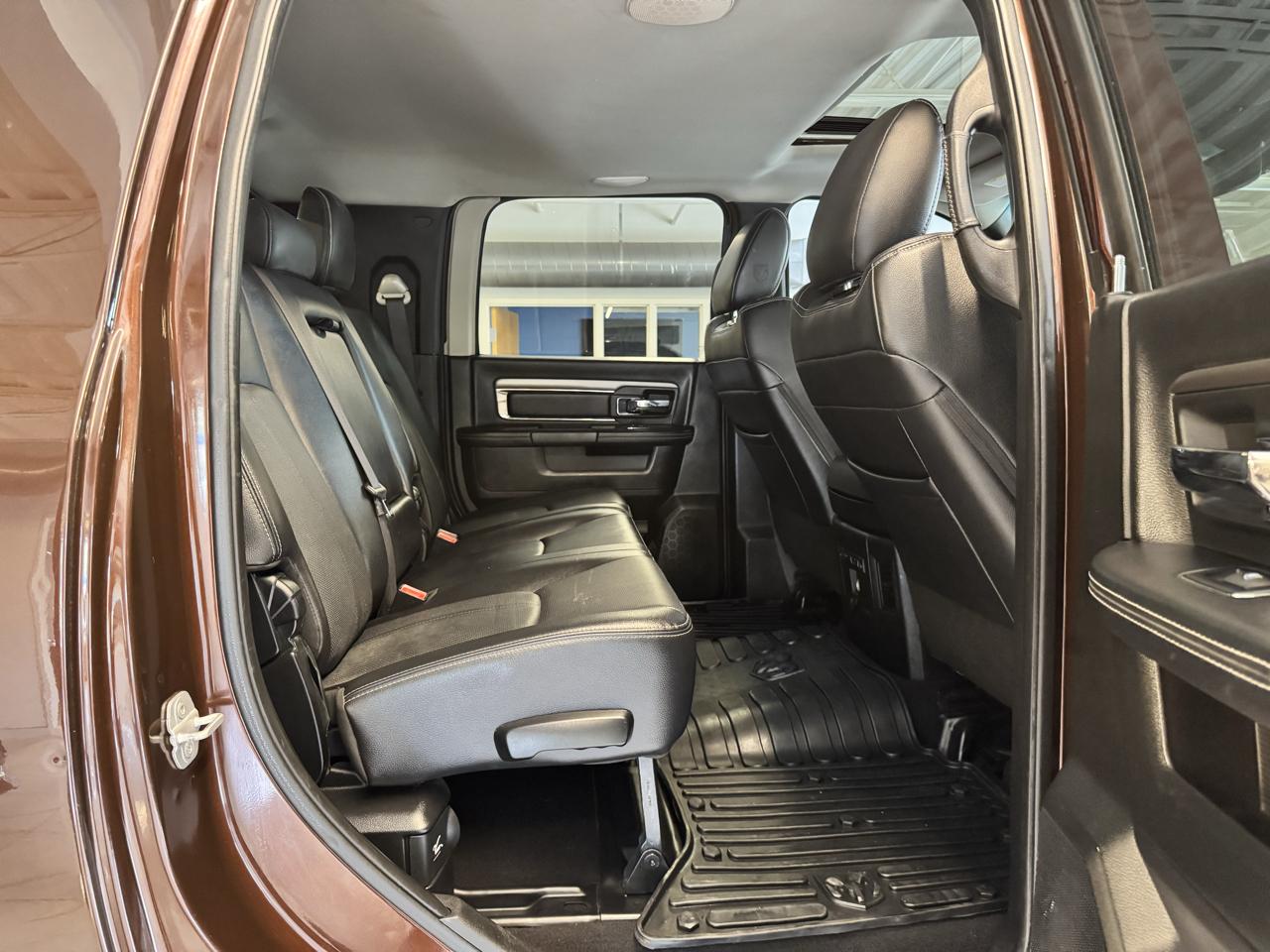 RAM 2500 4WD Mega Cab 160.5" Laramie Longhorn 2017