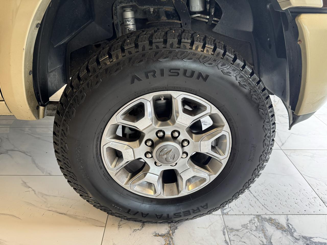 RAM 2500 4WD Mega Cab 160.5" Laramie Longhorn 2017