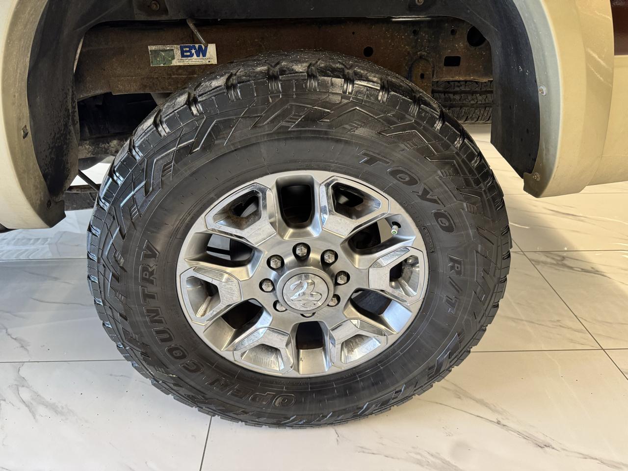 RAM 2500 4WD Mega Cab 160.5" Laramie Longhorn 2017