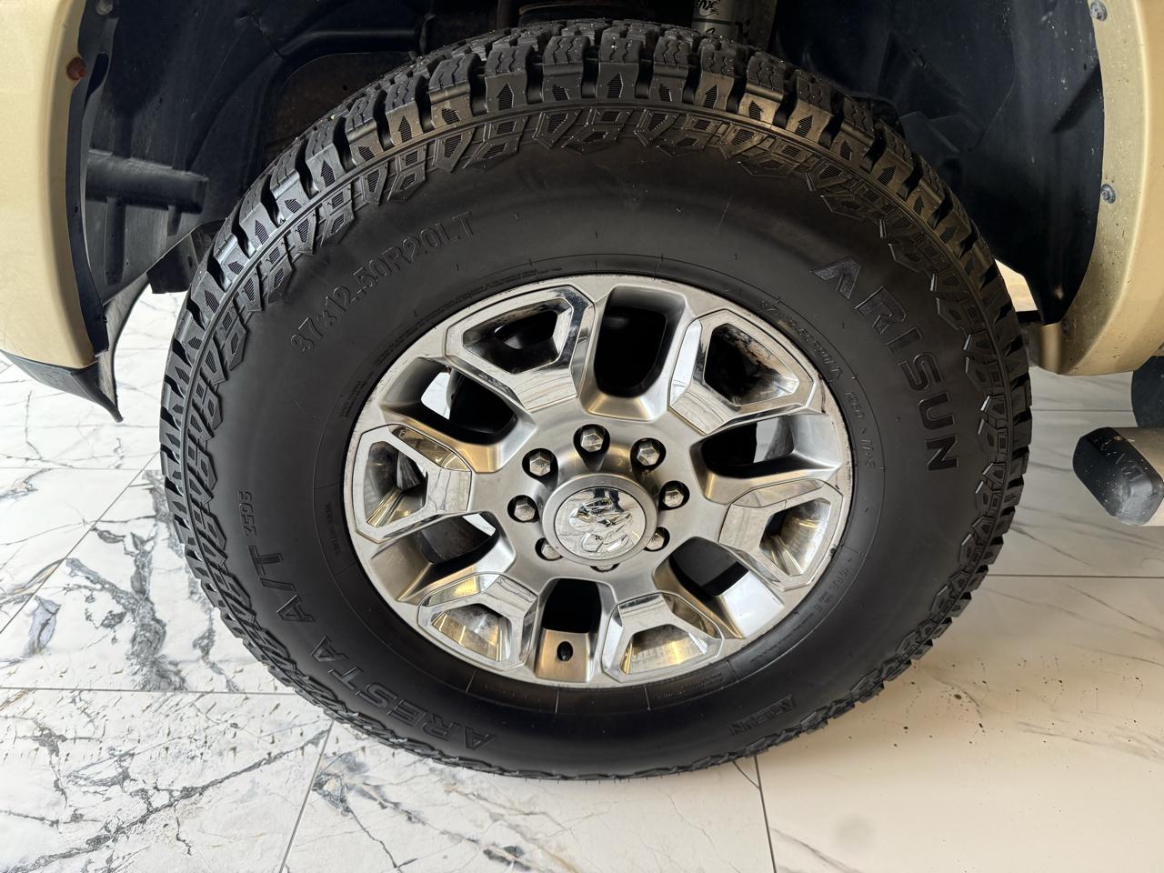 RAM 2500 4WD Mega Cab 160.5" Laramie Longhorn 2017
