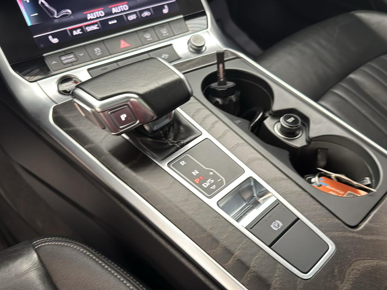 Audi A6 Sedan Premium 45 TFSI quattro 2023