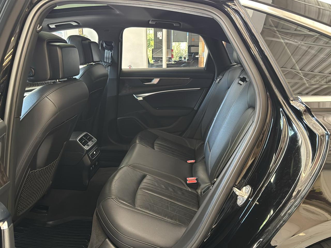 Audi A6 Sedan Premium 45 TFSI quattro 2023