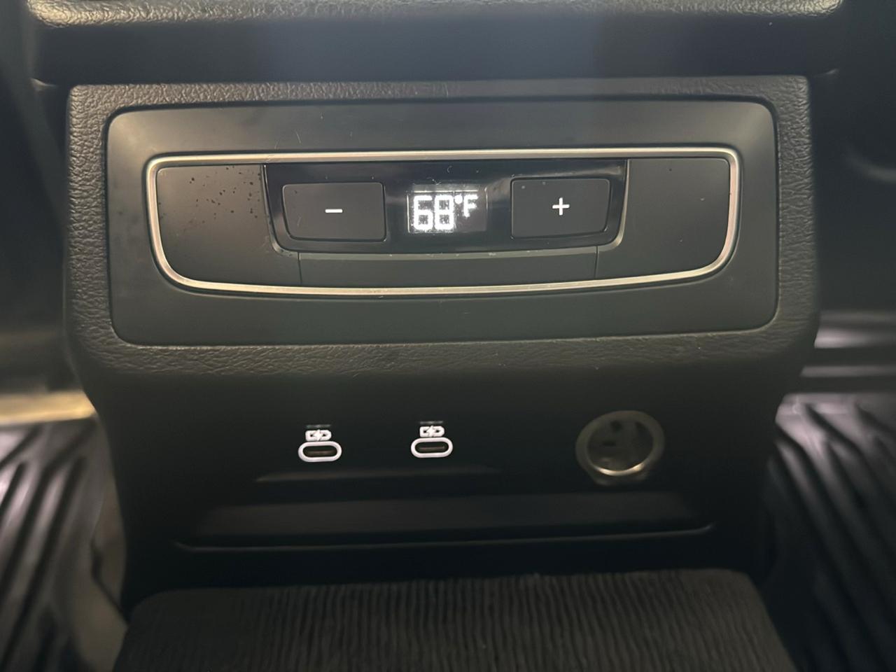 Audi A6 Sedan Premium 45 TFSI quattro 2023