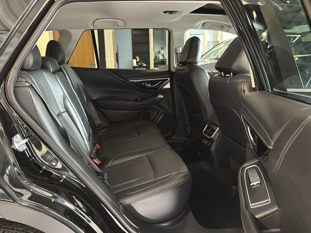 Subaru Outback Limited CVT 2022