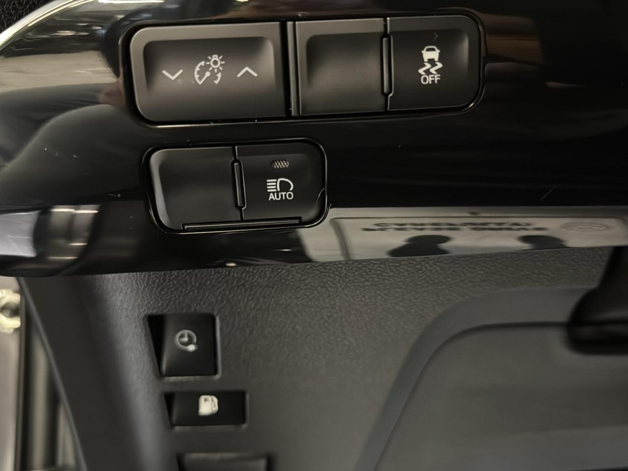 Toyota Prius Prime XLE 4D Hatchback 2022