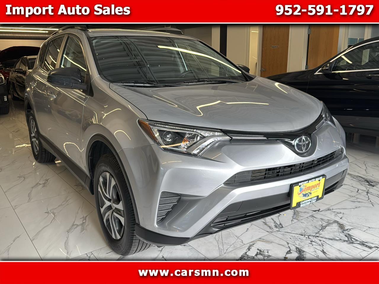 Toyota RAV4 LE AWD (Natl) 2017